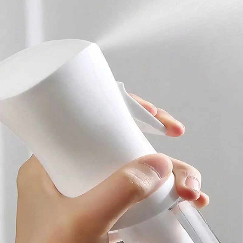 Spray bottle with Continuous High Pressure