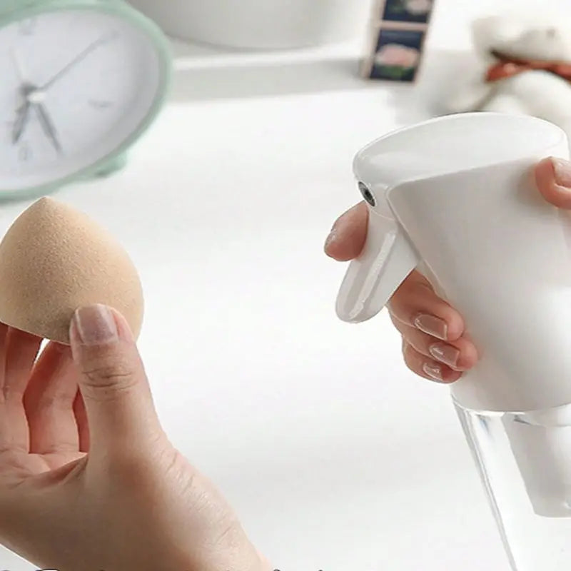 Spray bottle with Continuous High Pressure